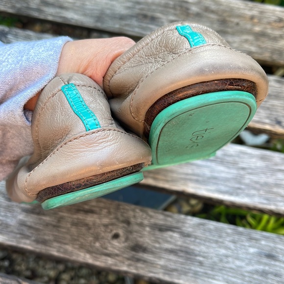 TIEKS  Taupe Ballet Flats women’s size 8 - Picture 10 of 16